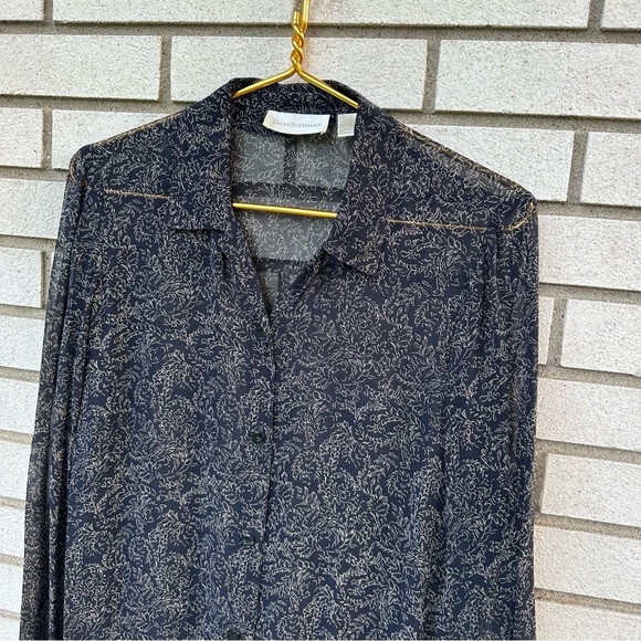 Dana Buchman 100% Silk Sheer Floral Button Down Blouse Navy Beige Size 4 Tunic - Picture 2 of 11